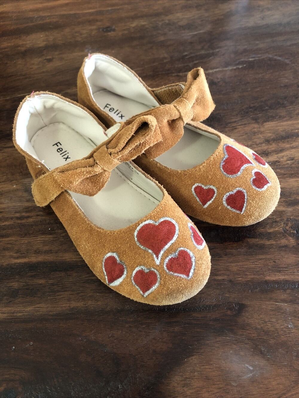 Felix & Flora Hand Painted Suede Shoes Size 9 Mary Jane Ballet Flat Brown Hearts